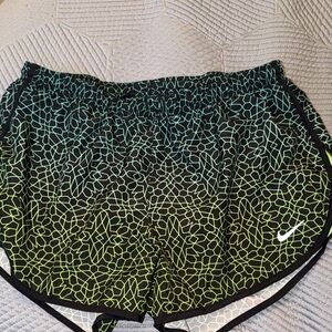 Nike Women's Geometric Black and Green Athletic Shorts